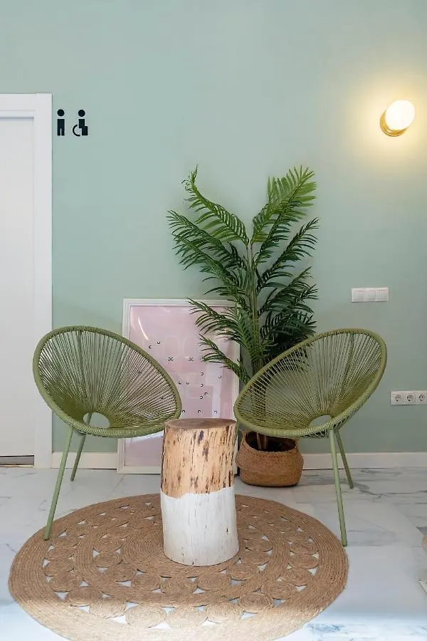 The Urban Jungle Hostel مالقة 0*,  إسبانيا