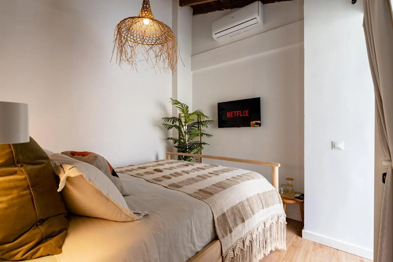 The Urban Jungle Hostel مالقة 0*,  إسبانيا